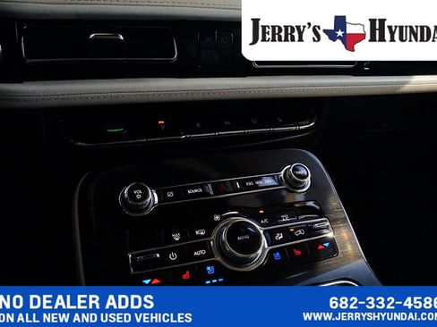 Used 2022 Lincoln Nautilus Black Label w/ Class II Trailer Tow Package AWD/4WD image 14