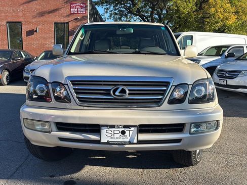 Used 2005 Lexus LX 470 4WD image 2