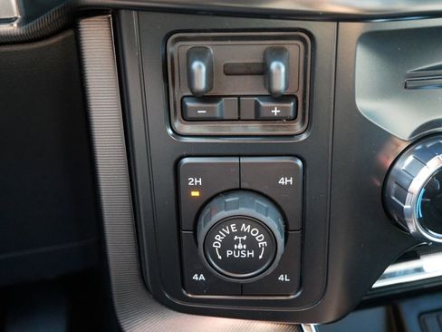 New 2025 Ford F150 Platinum w/ FX4 Off-Road Package AWD/4WD image 29