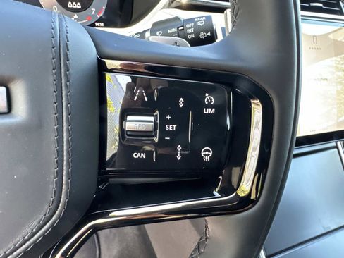 New 2026 Land Rover Range Rover Velar Dynamic SE AWD/4WD image 30