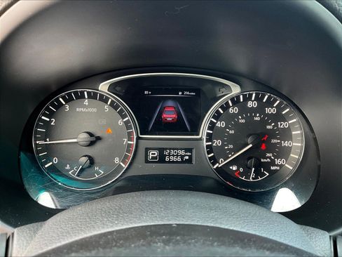 Used 2015 Nissan Altima 2.5 S w/ Power Driver Seat Package FWD image 12