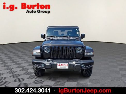 Used 2022 Jeep Gladiator Sport AWD/4WD image 2
