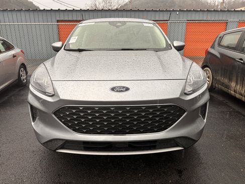Used 2021 Ford Escape SE image 2