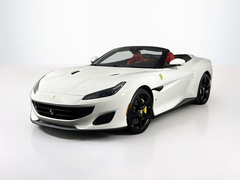 Certified 2020 Ferrari Portofino RWD image 3