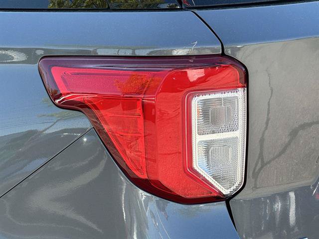 Used 2023 Ford Explorer XLT w/ Equipment Group 202A AWD/4WD image 9