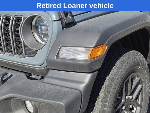 Used 2025 Jeep Wrangler Unlimited Sport AWD/4WD image 5