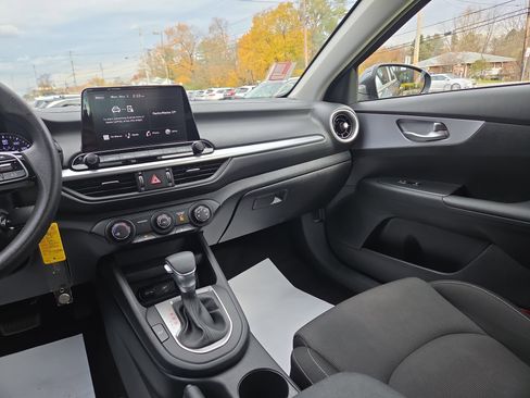 Used 2024 Kia Forte LXS image 22