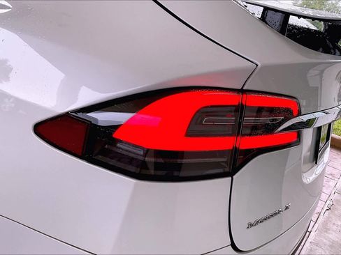 Used 2018 Tesla Model X 100D AWD/4WD image 26