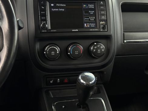Used 2017 Jeep Patriot High Altitude AWD/4WD image 21