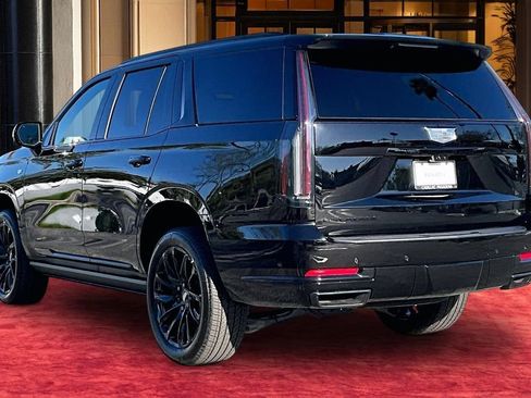 New 2026 Cadillac Escalade Sport w/ LPO, ONYX Package AWD/4WD image 4