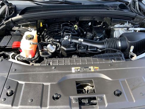 Used 2023 Jeep Grand Cherokee L Laredo image 32