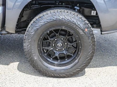 Used 2022 Toyota Tacoma SR AWD/4WD image 12