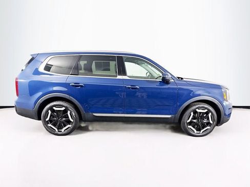 Certified 2024 Kia Telluride S w/ S Sunroof Package AWD/4WD image 4