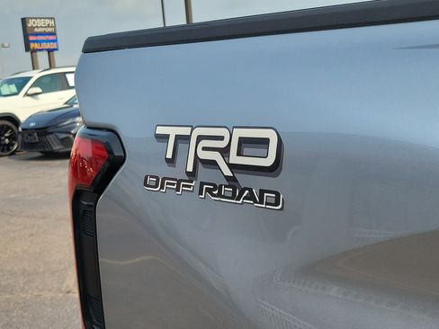 Used 2025 Toyota Tacoma TRD Off-Road AWD/4WD image 7