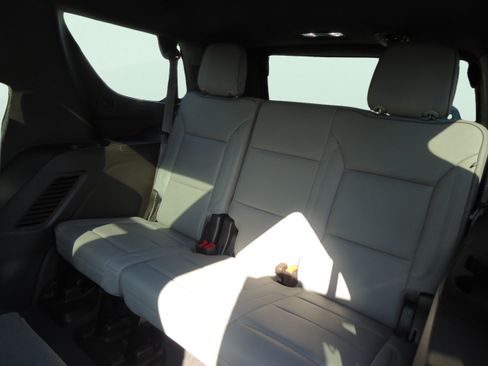 Used 2023 GMC Yukon SLT w/ SLT Luxury Package AWD/4WD image 33