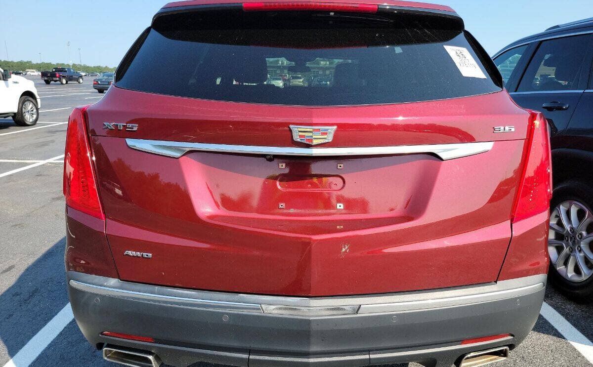 Used 2017 Cadillac XT5 Premium Luxury AWD/4WD image 6