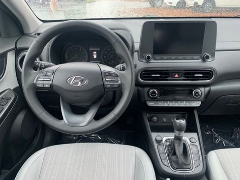 Certified 2022 Hyundai Kona SEL w/ Convenience Package image 15