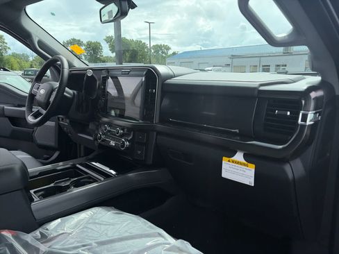 New 2026 Ford F250 Lariat w/ Black Appearance Package AWD/4WD image 39
