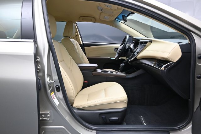 Used 2016 Toyota Avalon XLE FWD image 22