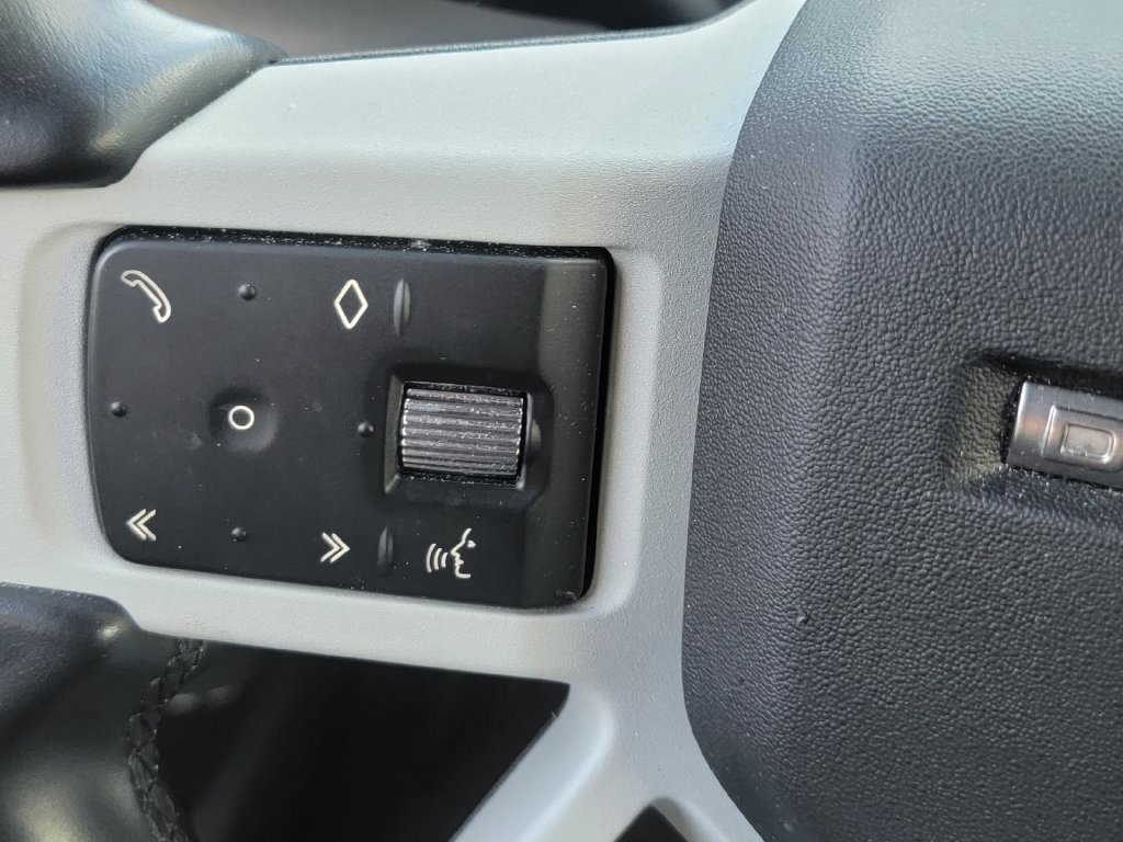 Used 2023 Land Rover Defender 110 SE AWD/4WD image 31