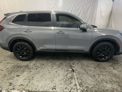 Used 2023 Honda CR-V LX image 6