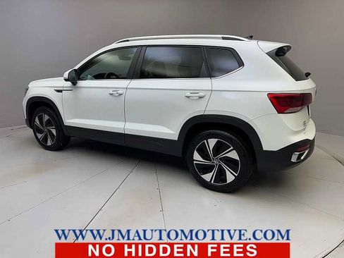 Used 2024 Volkswagen Taos SE AWD/4WD image 3