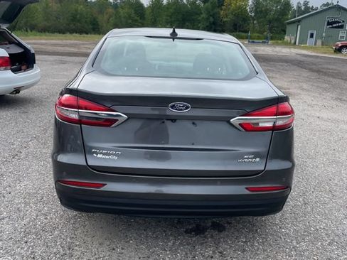 Used 2019 Ford Fusion SE FWD image 6