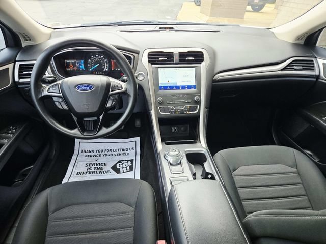Used 2020 Ford Fusion SE FWD image 11