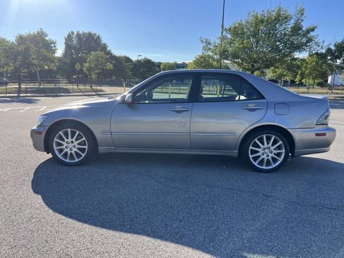 Used 2003 Lexus IS 300 RWD image 15
