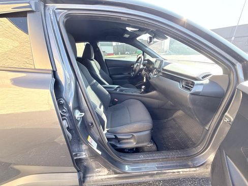 Used 2018 Toyota C-HR XLE FWD image 15