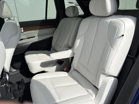 Used 2026 Cadillac Vistiq Sport image 16