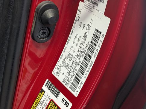 Used 2022 Toyota Tacoma TRD Off-Road AWD/4WD image 35