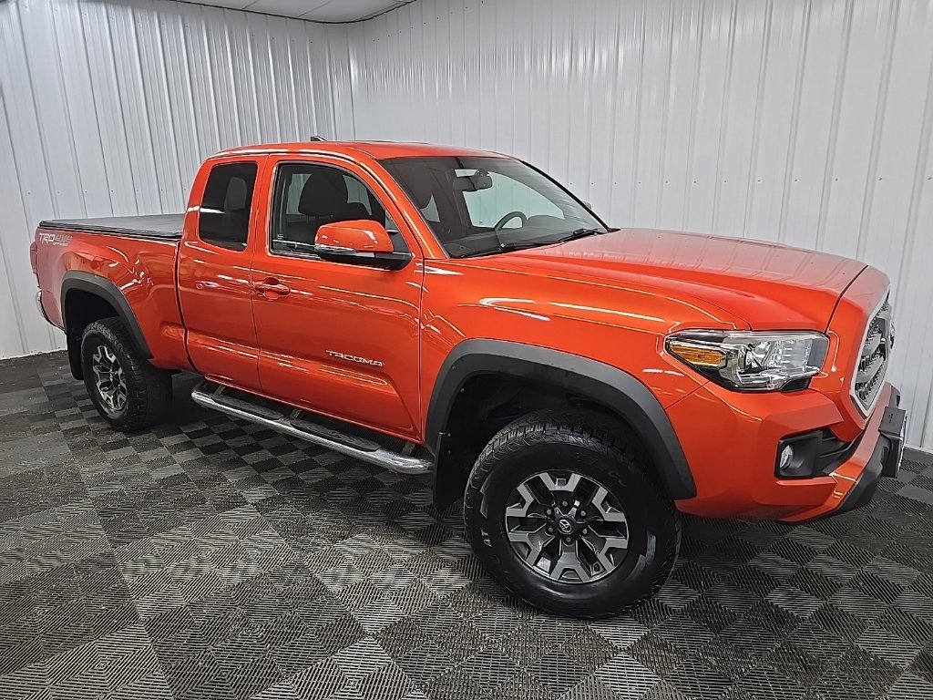 Used 2017 Toyota Tacoma TRD Off-Road w/ Tow Package AWD/4WD image 7