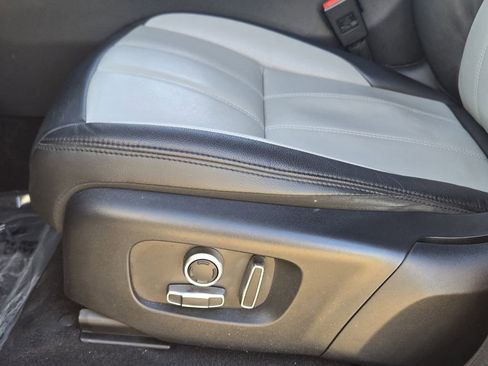 Used 2021 Land Rover Range Rover Evoque R-Dynamic SE image 30