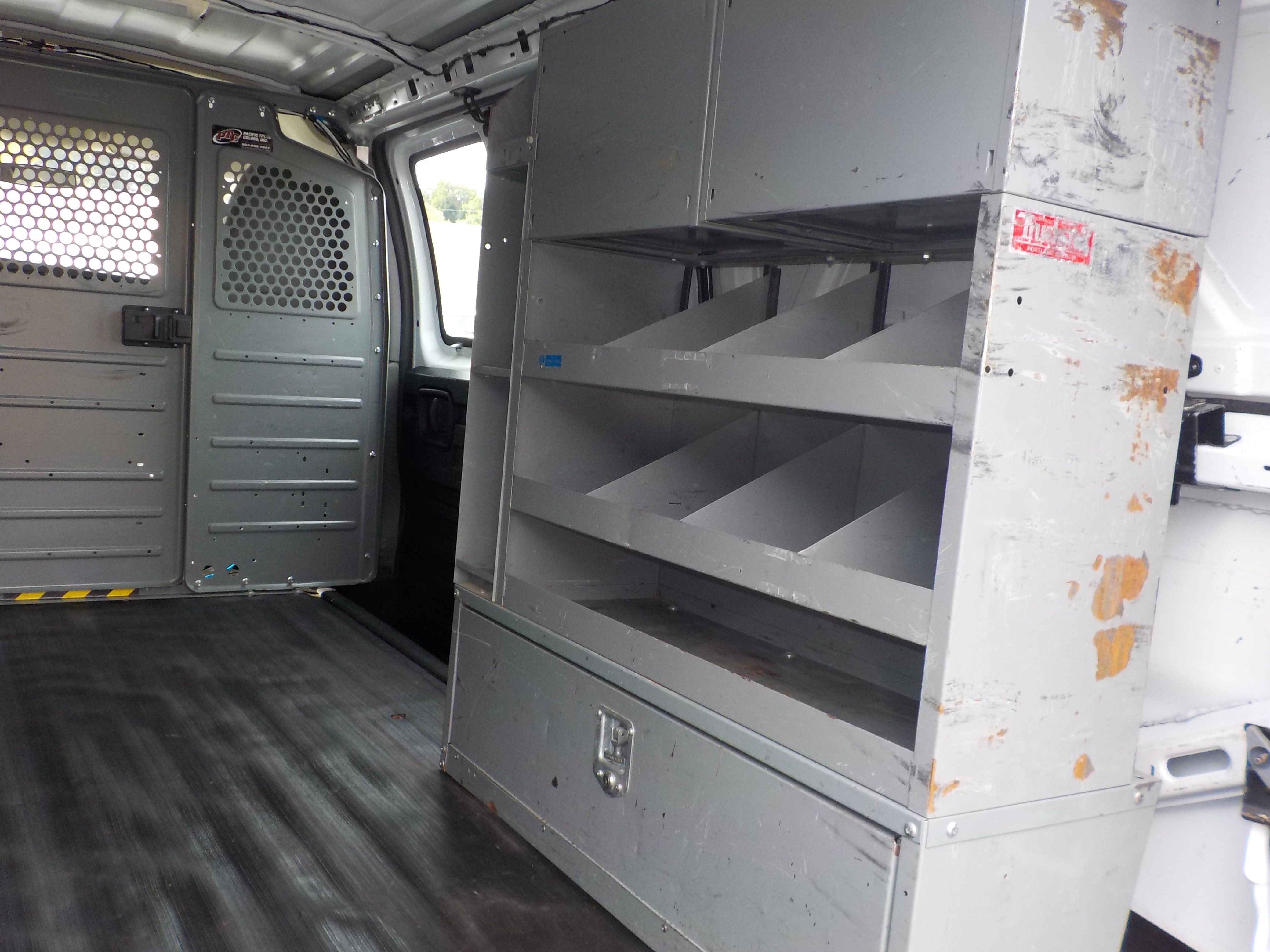 Used 2014 Chevrolet Express 2500 w/ Express Access Plus Package RWD image 15