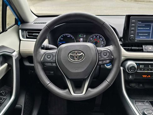 Certified 2021 Toyota RAV4 XLE Premium AWD/4WD image 19