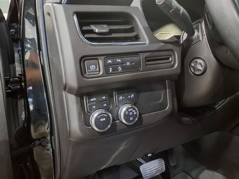 Used 2024 GMC Yukon AT4 AWD/4WD image 15