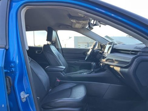 Used 2022 Jeep Compass Trailhawk w/ Trailhawk Convenience Group AWD/4WD image 15