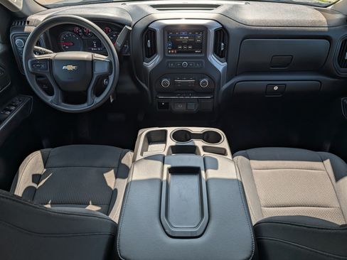 Used 2019 Chevrolet Silverado 1500 Custom w/ Custom Convenience Package AWD/4WD image 10