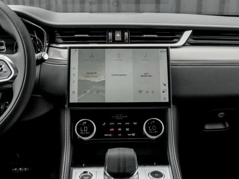 New 2026 Jaguar F-PACE R-Dynamic S image 18