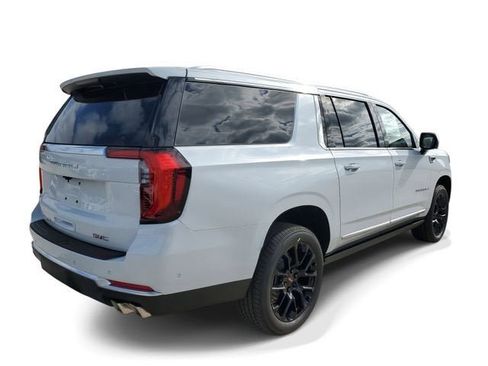 New 2026 GMC Yukon XL Denali w/ Sun & Power Step Package AWD/4WD image 5