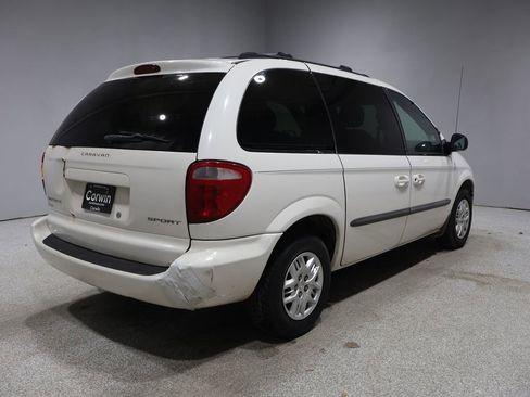 Used 2002 Dodge Caravan Sport image 2