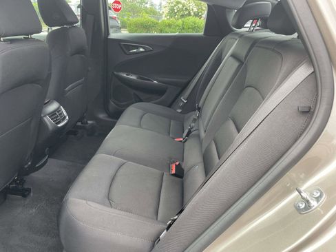 Used 2025 Chevrolet Malibu LT FWD image 9