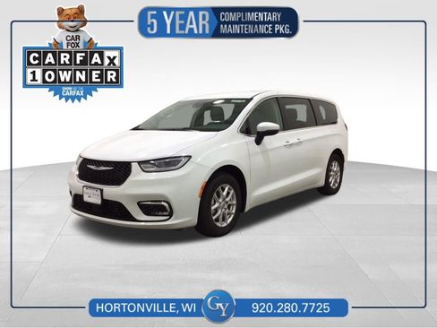 Used 2023 Chrysler Pacifica Touring-L FWD image 1