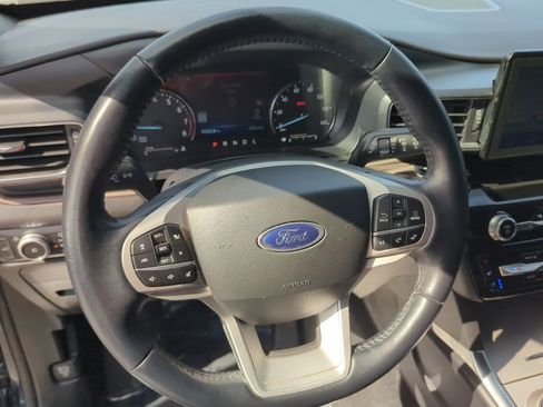 Used 2022 Ford Explorer Limited w/ Equipment Group 301A image 17