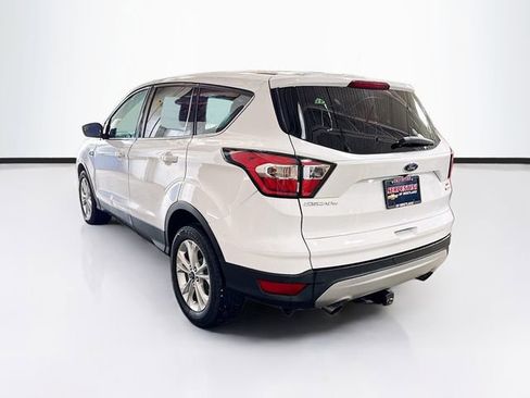Used 2017 Ford Escape SE w/ SE Cold Weather Package AWD/4WD image 8