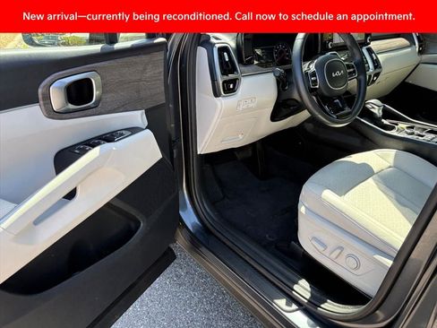 Certified 2022 Kia Sorento X-Line EX image 17