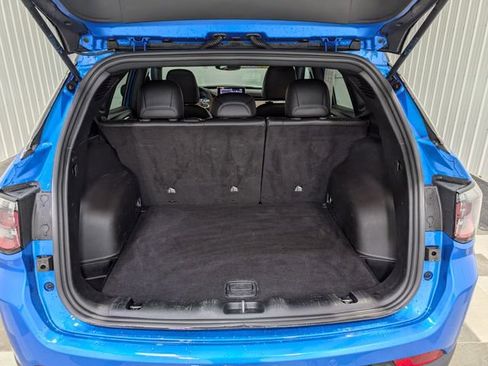 Used 2025 Jeep Compass Limited AWD/4WD image 23