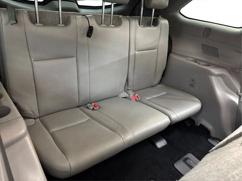 Used 2019 Toyota Highlander XLE AWD/4WD image 42