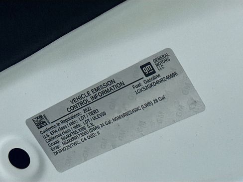 Used 2022 GMC Yukon XL SLT image 17